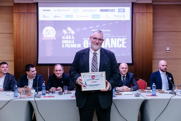 Adrian-Victor Vevera, directorul general al ICI București, primește Premiul eInnovation în cadrul Galei Premiilor eFinance 2025, un eveniment de prestigiu dedicat excelenței în transformarea digitală și inovației tehnologice.