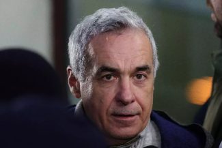 Judecătorii Curții Constituționale a României în proces de deliberare asupra unei contestații electorale