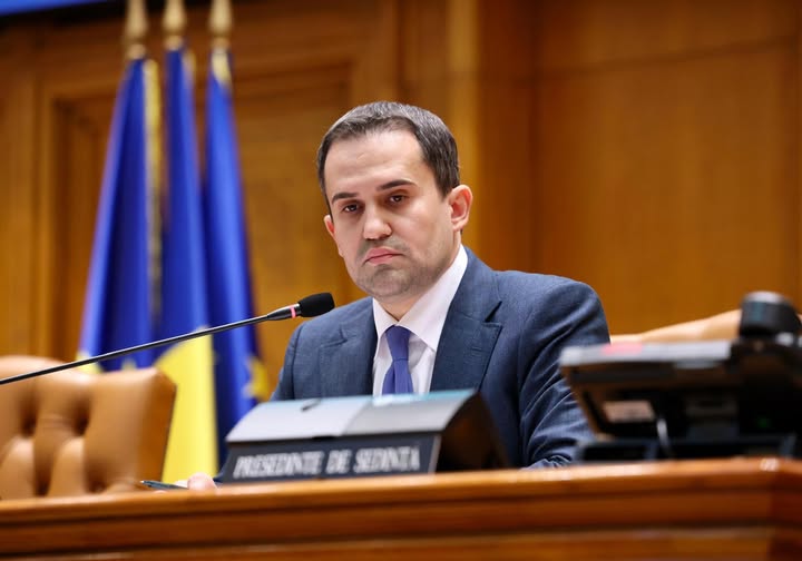 Ciprian Șerban, președintele Camerei Deputaților, în timpul unei ședințe oficiale privind măsurile de reducere a cheltuielilor administrative