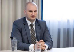 Răzvan Marian Pîrcălăbescu, noul director general al ROMARM, la o întâlnire oficială – o numire controversată în industria de apărare