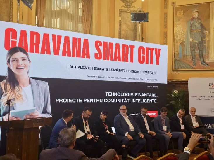 Dr. Adrian-Victor Vevera, director ICI București, vorbind despre digitalizarea administrației publice prin AI și blockchain la Caravana Smart City România.
