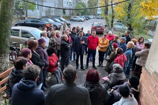 Corneliu Ștefan, președintele Consiliului Județean Dâmbovița, alături de echipa PSD în campania pentru alegerile locale din Găești.