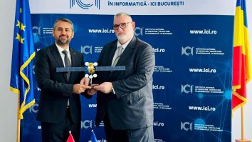 Adrian Victor Vevera alaturi de Orhan Koca, director general adjunct Türksat