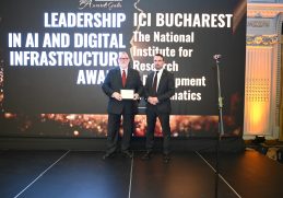 Adrian‑Victor Vevera, Director General al ICI București, primind premiul „Leadership in AI and Digital Infrastructure” la The Diplomat‑Bucharest Awards Gala 2025.