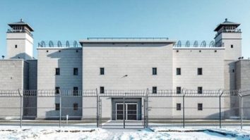 Trei deţinuţi morţi şi 11 deţinuţi şi un gardian răniţi în sudul SUA, într-o încăierare la o închisoare de stat în Georgia. Autorităţile nu dezvăluie imediat motivul încăierării, care a izbucnit în timpul programului de vizită