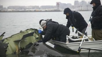 Anchetatorii NTSB, reuniţi să stabilească cauza probabilă a coliziunii între un elicopter militar şi un avion de linie la Washington, la un an de la dramă, soldată cu 67 de morţi