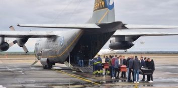 Trupurile celor şapte suporteri ai PAOK Salonic, morţi în accidentul din Timiş, transportate în Grecia cu un avion militar