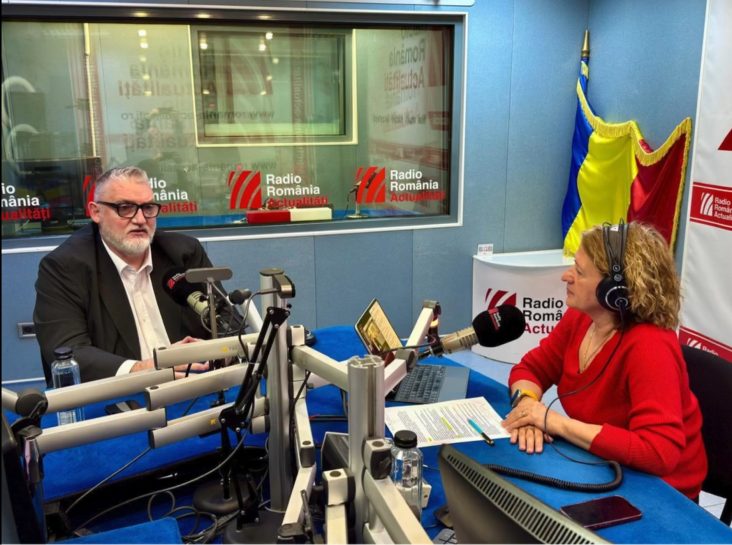 Adrian-Victor Vevera, director ICI București, la emisiunea Serviciul de noapte cu Maria Țoghină, discutând despre prima fabrică de inteligență artificială din România