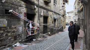 Spania: Trei morți și patru răniți, printre care doi copii, într-un incendiu izbucnit la un imobil în nordul țării