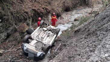 Neamț: Un bărbat a murit după ce a căzut cu mașina într-o râpă, la Petru Vodă