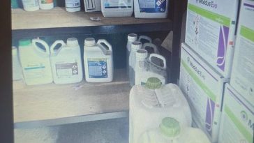 Deşeuri periculoase depozitate necorespunzător, depistate la o firmă din Buzău / Garda de Mediu a aplicat o amendă de 100.000 de lei