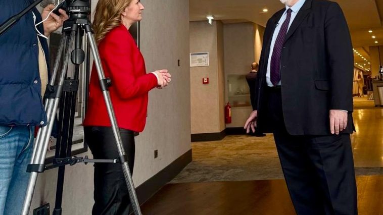 Adrian-Victor Vevera participând la Bucharest Learning Visit în cadrul proiectului european AI4Citizens