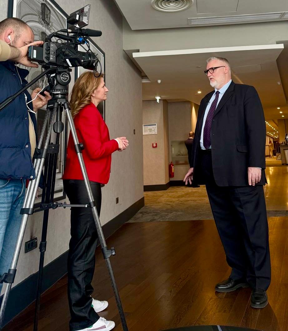 Adrian-Victor Vevera participând la Bucharest Learning Visit în cadrul proiectului european AI4Citizens