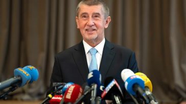 Parlamentul ceh aprobă noul buget pentru 2026, cu reduceri în domeniul apărării şi deficit în creştere. Republica Cehă ar putea ajunge pe ultimul loc în clasamentul NATO, avertizează ambasadorul american