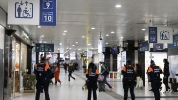 Gara Bruxelles-Midi, evacuată şi traficul trenurilor oprit, după descoperirea a două colete suspecte, unul într-un tren staţionat, altul pe un peron