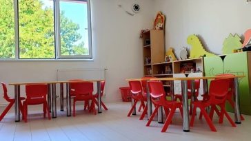 Calendarul de înscriere la creşă/grădiniţă şi în serviciile de educaţie timpurie complementare pentru anul şcolar 2026-2027, pus în consultare publică de Ministerul Educaţiei