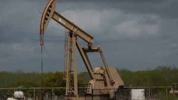 Barilul de petrol american depăşeşte din 100 de dolari, cel european atinge 115 dolari, la intrarea Războiului din O.Mijlociu în a doua lună