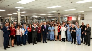 SUA au lovit ”28 de nave (iraniene) care pun mine”, anunţă Trump într-o vizită la o fabrică la Cincinnati
