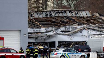 Polonia: Doi cetățeni polonezi, reținuți în cazul incendierii unei fabrici de drone din Cehia (presă)