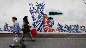 În Iran s-au înmulțit picturile murale cu ilustrații și mesaje împotriva SUA și Israelului