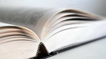 Ziua Bibliotecarului din România/Bibliotecarii transformă discret biblioteca dintr-un spațiu al rafturilor de cărți în huburi comunitare