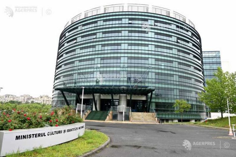 Ministerul Culturii: Ziua Mondială a Cărții și a Drepturilor de Autor – un prilej să ne amintim că lectura a format generații