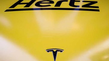 Criză combustibili/ Șoferii americani se îndreaptă spre închirierea de vehicule electrice după explozia prețurilor la pompă