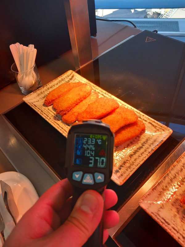 ANPC: Amenzi de 50.000 de lei în urma controalelor la principalul aeroport din țară