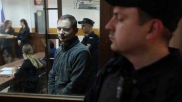 Kremlinul lansează o campanie de arestări împotriva singurului partid de opoziție legal din Rusia