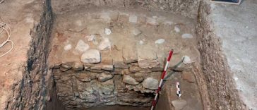 Vâlcea: O biserică veche de piatră, posibil ctitorie a lui Mircea cel Bătrân, descoperită în centrul Râmnicului