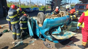 Un autoturism a căzut de pe Pasarela Bucium din Iași
