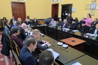 Botoșani: Dezbatere pe tema jocurilor de noroc în municipiu; primarul propune menținerea sălilor de jocuri