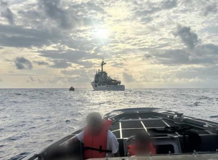 VIDEO Doi morți într-un atac american asupra unei ambarcațiuni aparținând unor presupuși traficanți de droguri