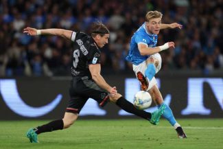 Fotbal: Napoli a câștigat în Serie A și amână încoronarea lui Inter Milano