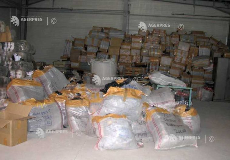 VIDEO Bunuri contrafăcute în valoare de peste 12 milioane de lei, ridicate de polițiști în Sectorul 2