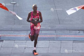 Atletism: Kenyanul Cornelius Chepkok, învingător în maratonul de la Santiago de Chile