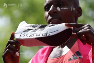 Atletism: Încălțămintea din fibră de carbon, cheia performanței kenyanului Sawe la maratonul de la Londra