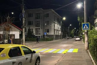 Municipiul Botoșani experimentează, în premieră națională, un sistem de proiecție cu laser a trecerilor de pietoni