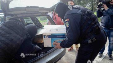 Hunedoara: Percheziții într-un dosar de piraterie software și înșelăciune