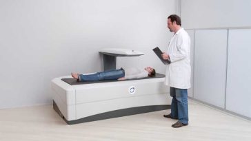 Galați: Spitalul Municipal Tecuci, dotat cu echipament medical de ultimă generație pentru depistarea rapidă a osteoporozei