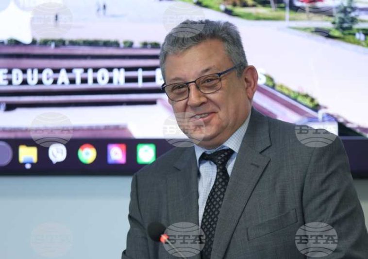 BTA/ Fizicianul bulgar Petko Dinev speră ca o viitoare aselenizare să fie filmată cu camerele companiei sale