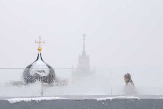 Rusia/ Furtună de zăpadă soldată cu trei morți; zeci de mii de gospodării fără curent electric