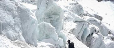 Everest/ Șerpașii au deschis traseul către Tabăra I (oficiali)