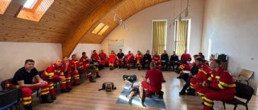 Bihor: Cei 121 de paramedici SMURD pe motocicletă din țară, instruiți la Oradea înaintea sezonului estival