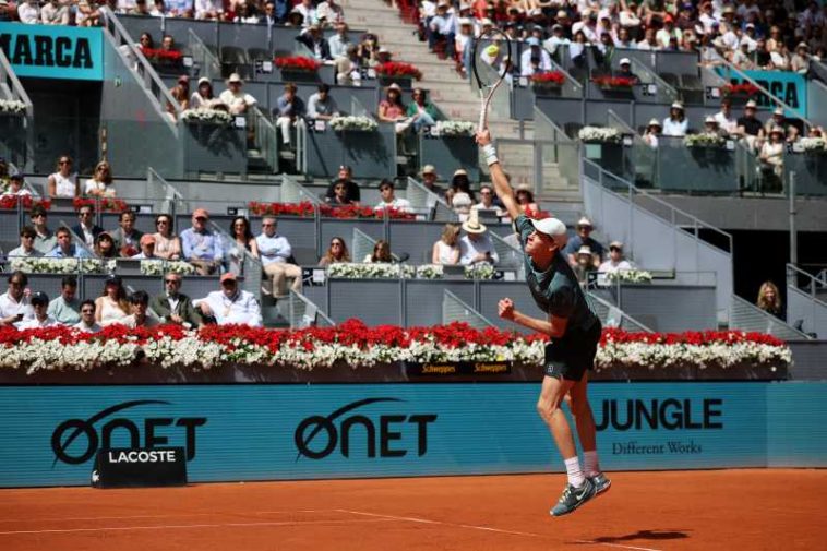 Tenis: Jannik Sinner, principalul favorit, calificat în sferturi la Madrid (ATP)