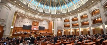 Parlament/Moțiunea de cenzură va fi citită miercuri în plenul comun; va fi dezbătută și votată pe 5 mai