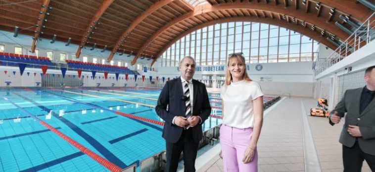 Vrancea: Consiliul Județean și Federația de Natație au semnat un protocol; bazinul din Focșani va găzdui competiții oficiale