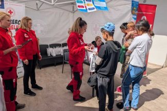 REPORTAJ/Sălaj: Lecția curajului cu ștampilă de iepuraș – campania ‘Săptămâna Europeană a Vaccinării’ în comunitățile vulnerabile