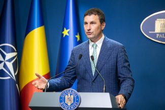 Tanczos: Spre deosebire de alţi preşedinţi, domnul preşedinte Nicuşor Dan are o poziţie echidistantă faţă de principalele partide mari. Poate să genereze mai uşor o soluţie, având această abordare echidistantă