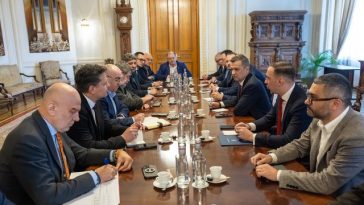 Sorin Grindeanu: PSD îşi doreşte ca România să aibă cât mai repede un nou Guvern / 
Confederaţiile sindicale ne-au spus că susţin necesitatea unei schimbări de viziune economică şi o nouă formulă prin care să revenim într-o coaliţie pro-europeană